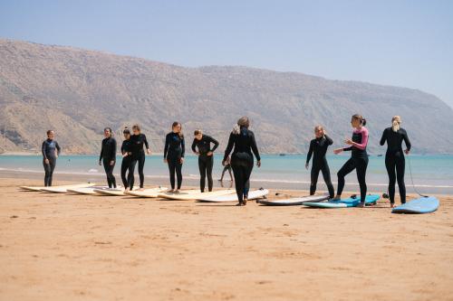 Surf & Stay Package (Dormitory)